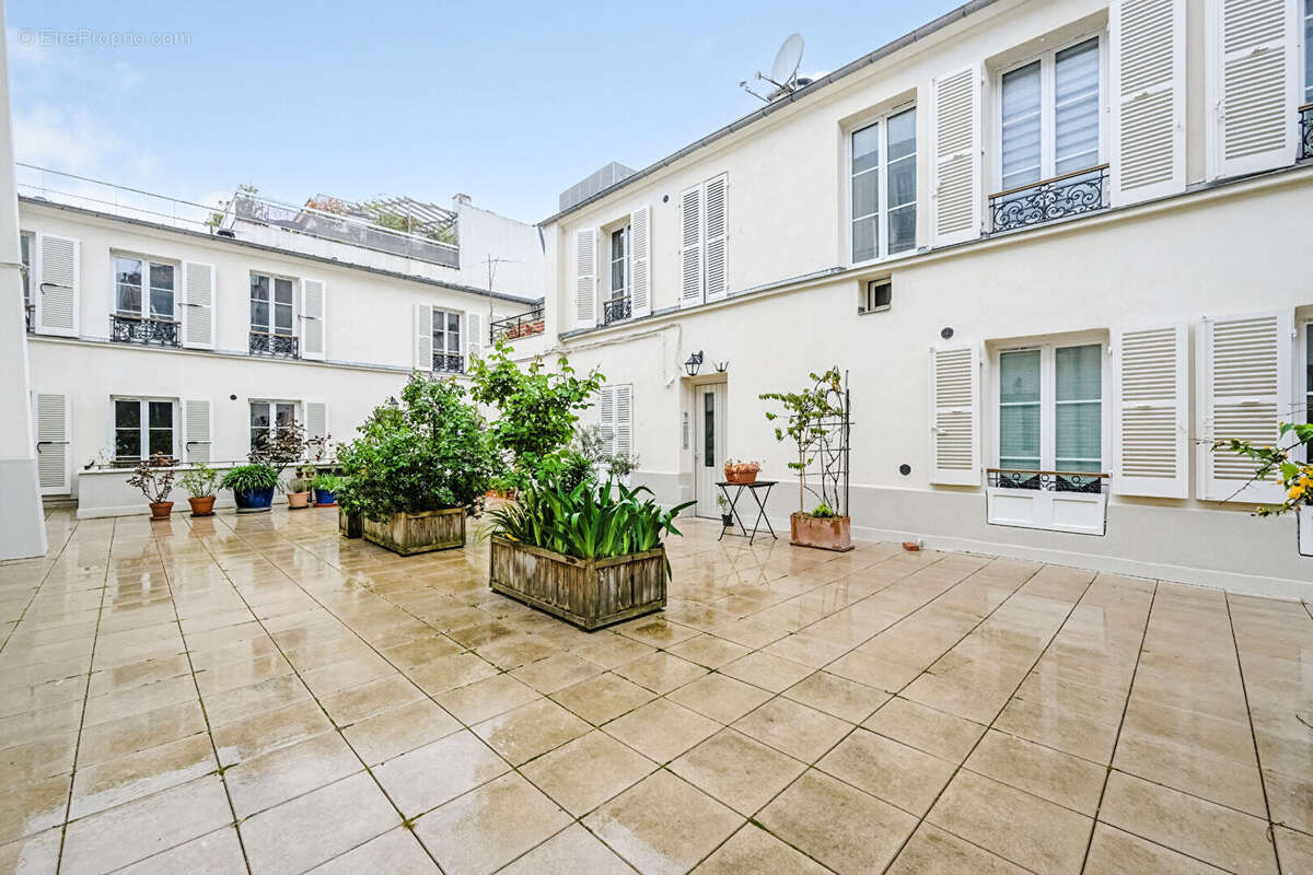 Appartement à PARIS-11E