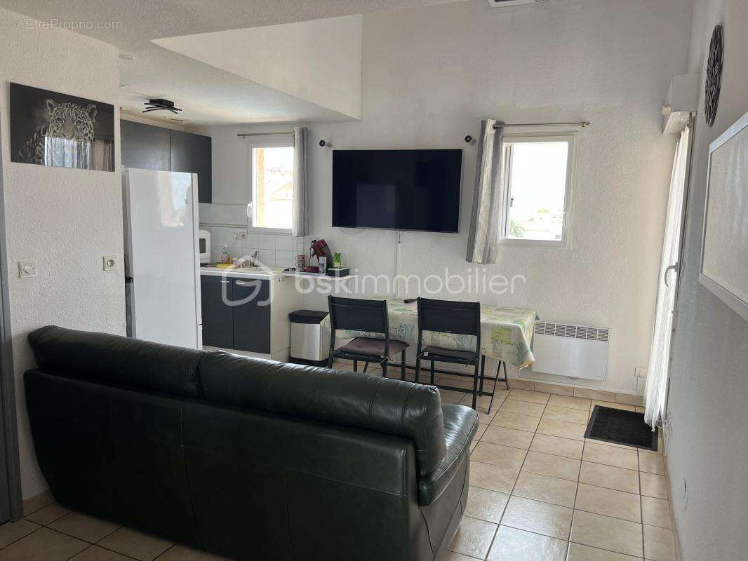 Dans résidence sécurisée face à la plage, appartement T5 avec terrasse, piscine et place de parking privative - photo 2