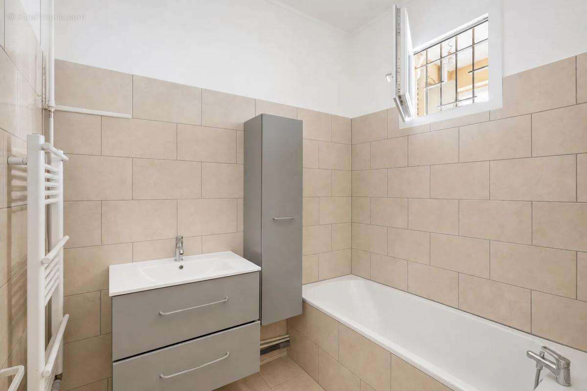 Appartement à MARSEILLE-2E