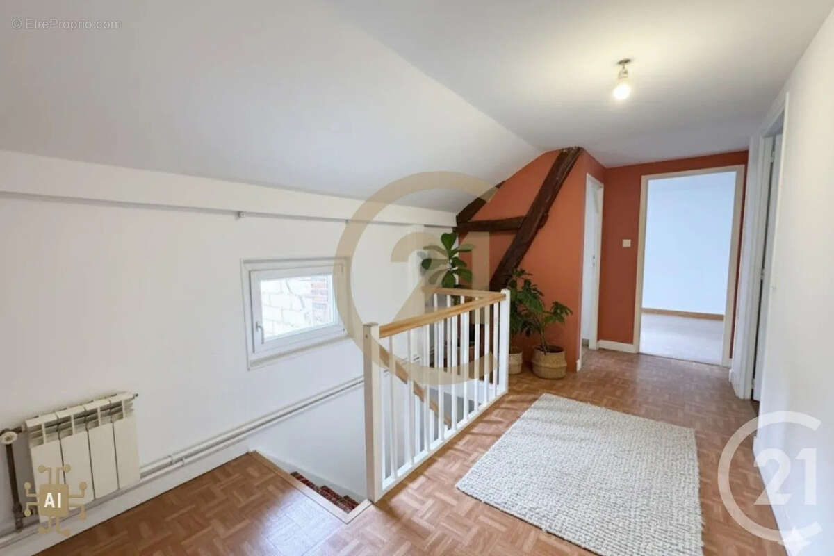 Maison à MALAY-LE-PETIT