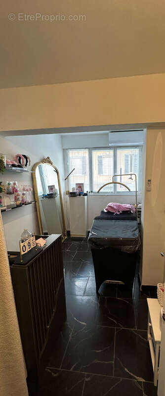Cannes centre appartement 10m2 sud ouest - photo 2
