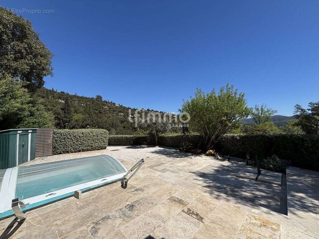 Maison à LE MUY
