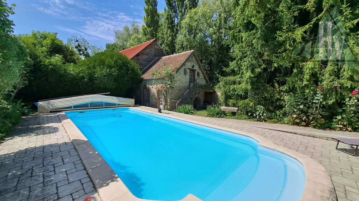 Entre BRAY et NOGENT - Domaine de charme avec grande habitation, dépendances, piscine et parc arboré - photo 28