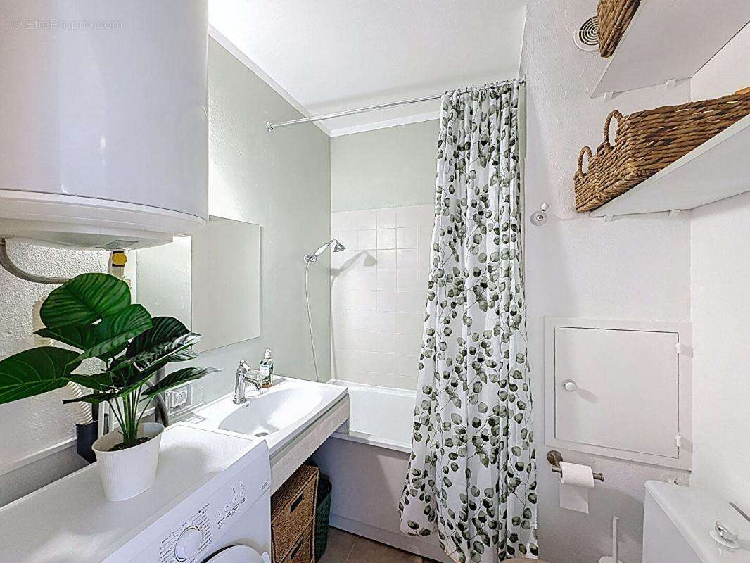 Appartement à GREOUX-LES-BAINS