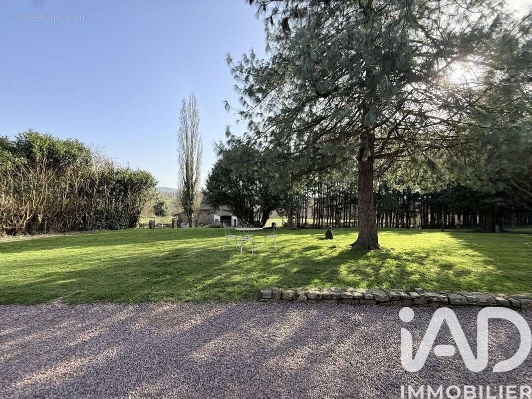 Maison 331 m² à Villebaudon  - photo 4