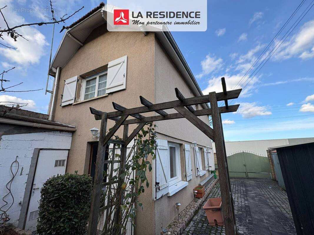 Maison à MONTIGNY-LES-CORMEILLES