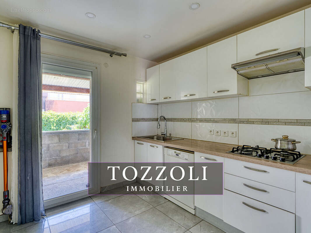 Maison La Verpilliere 4 pièce(s) 94.13 m2 - photo 5