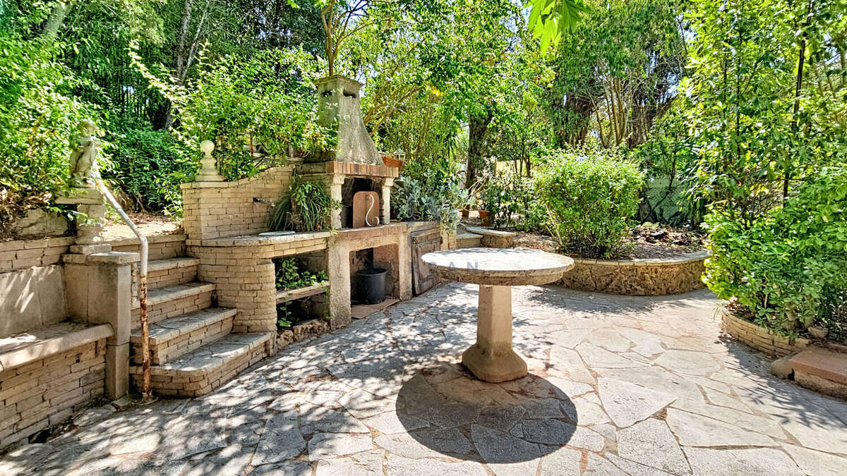 Saint raphael - bas valescure appartement haut de villa avec jardin - photo 3