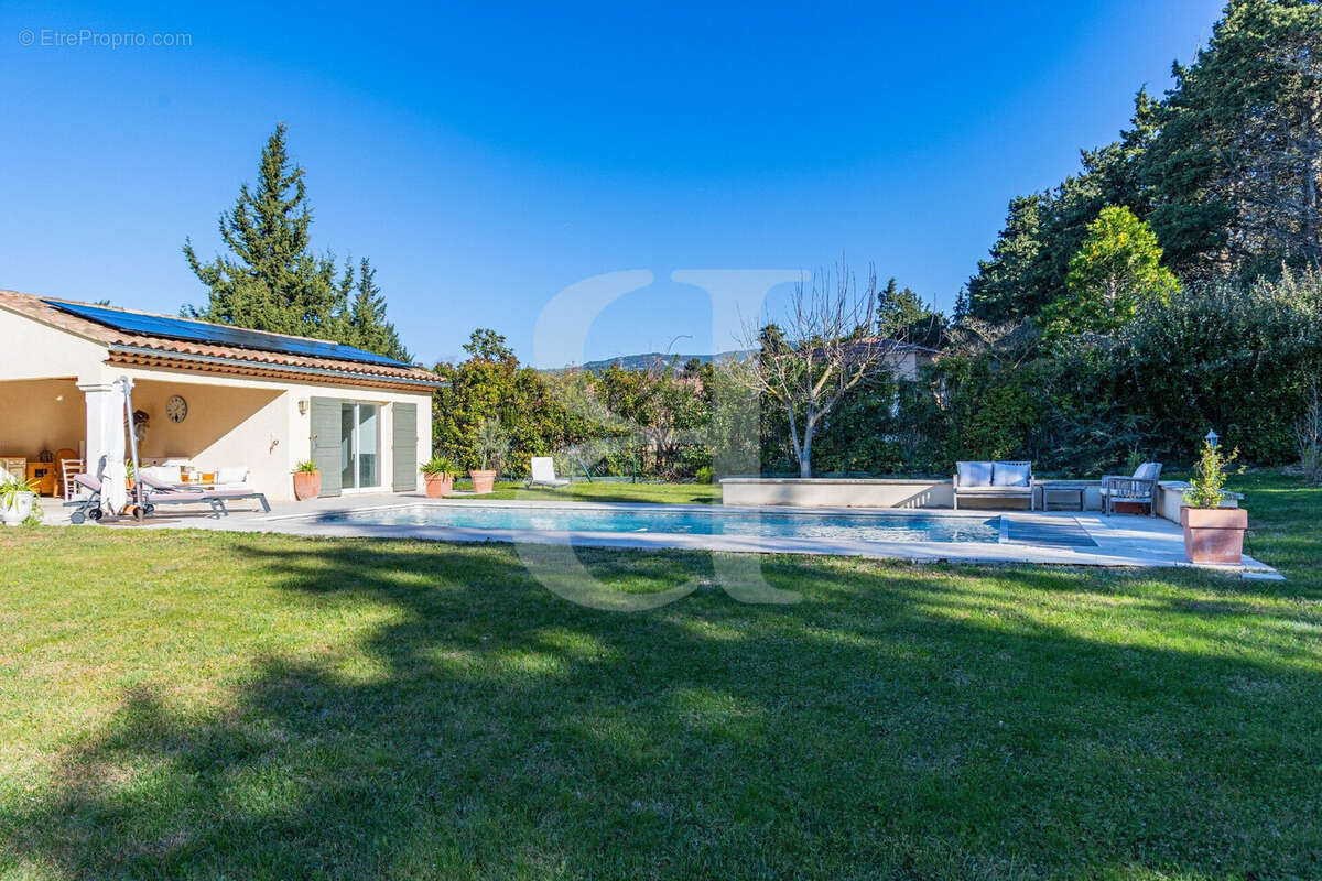 Maison à L&#039;ISLE-SUR-LA-SORGUE