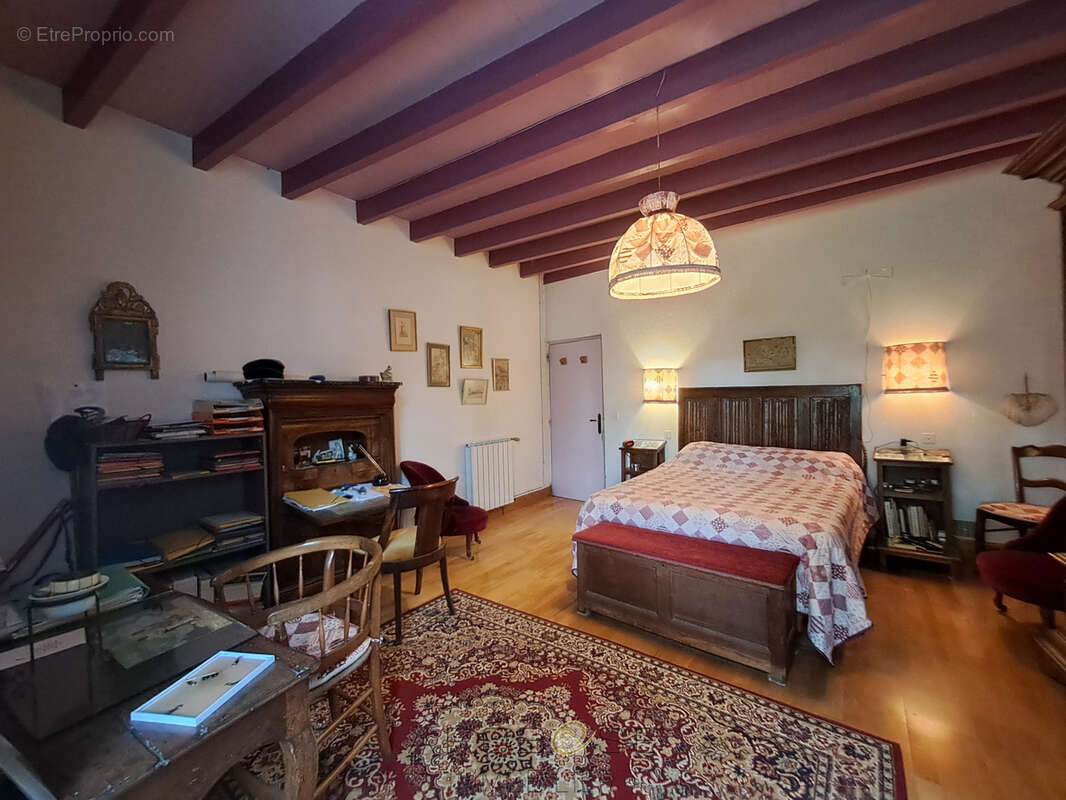 Maison familiale en pierre avec vue panoramique, verger et dépendances. - photo 6