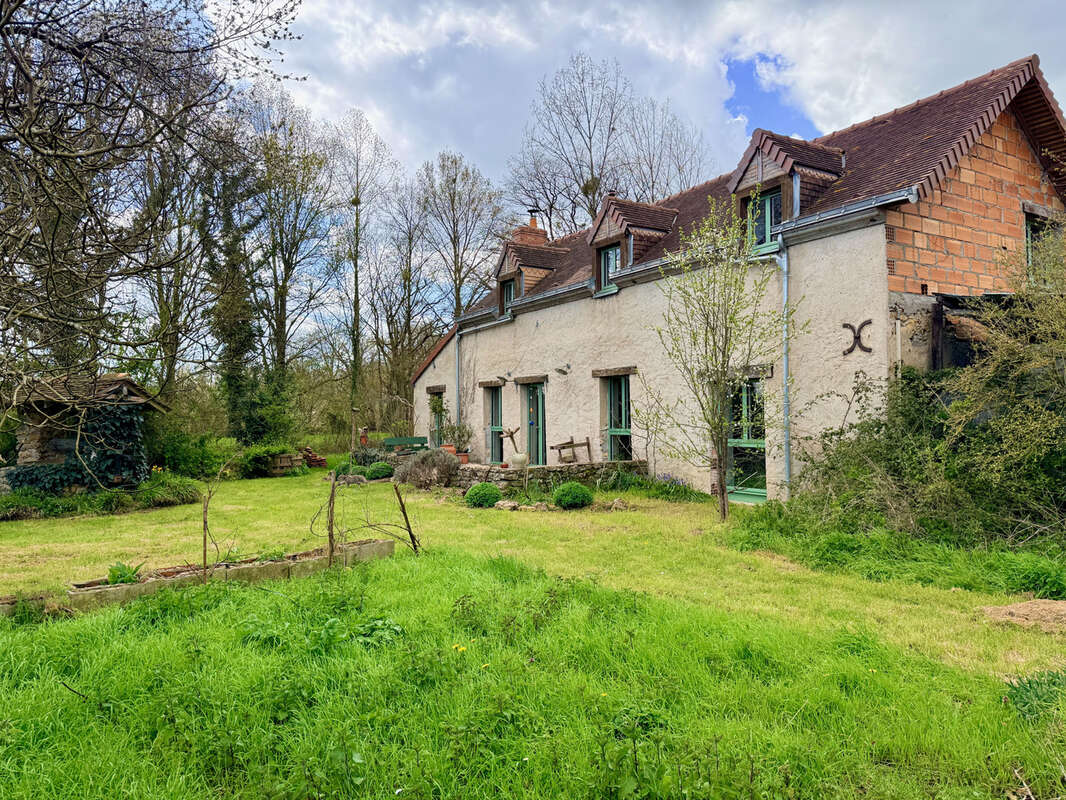 Maison à MONTIGNE-LES-RAIRIES