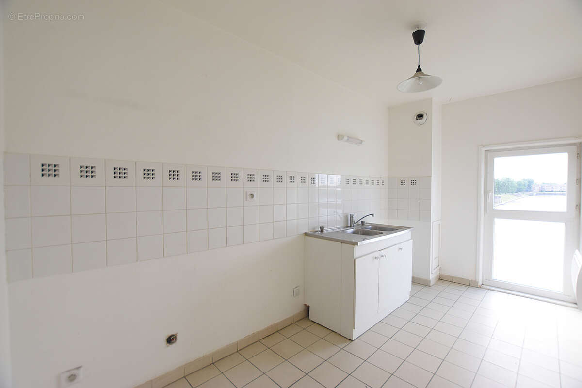 Appartement à VOISINS-LE-BRETONNEUX