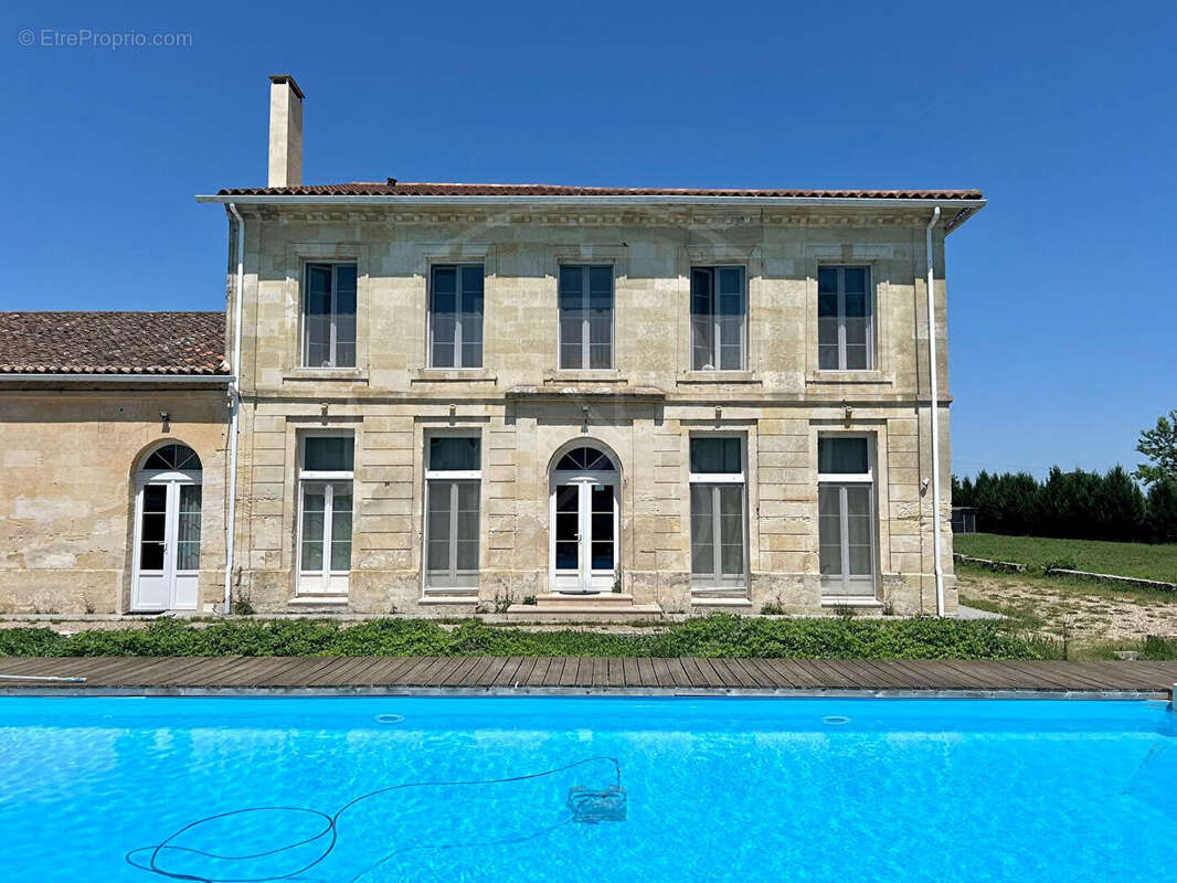 Maison à SAINT-EMILION