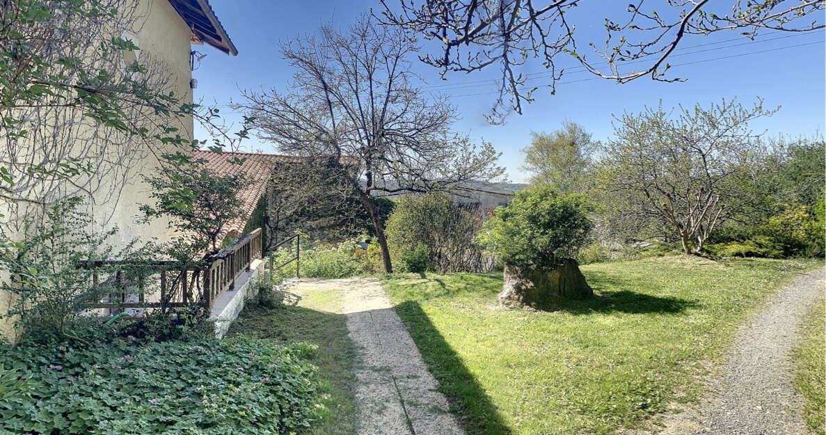 Maison à GRUN-BORDAS