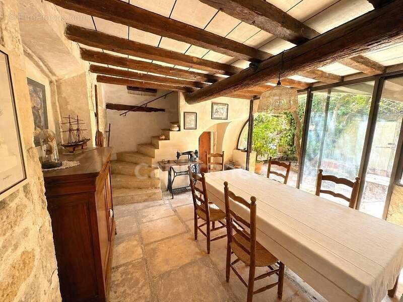 Maison à MEYNES