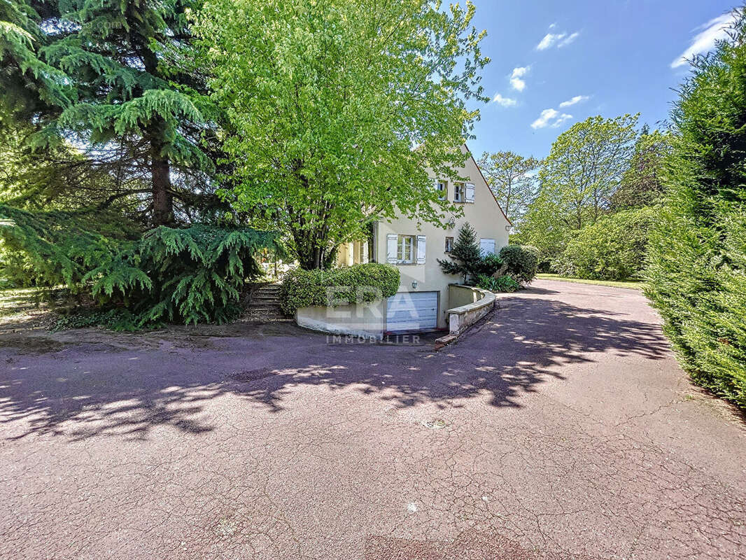 Maison à CHAUMONTEL