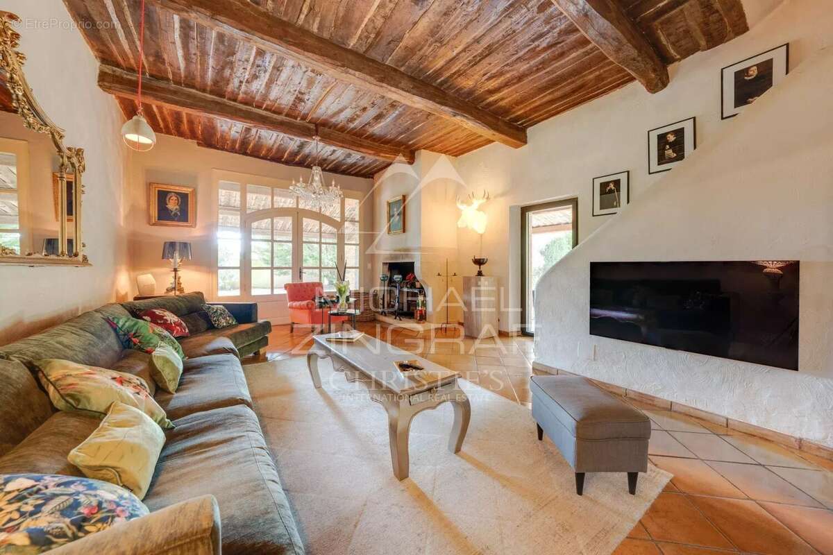 Maison à TOURVES