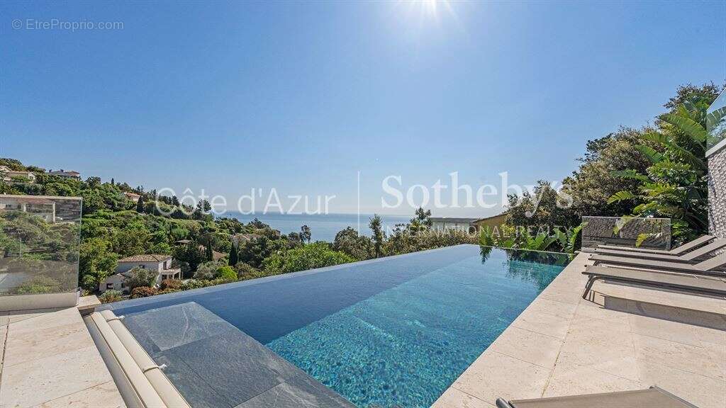Exclusivité villa de luxe aux Issambres avec panorama Méditerranée - photo 20