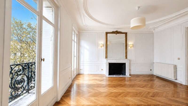 Appartement à PARIS-7E