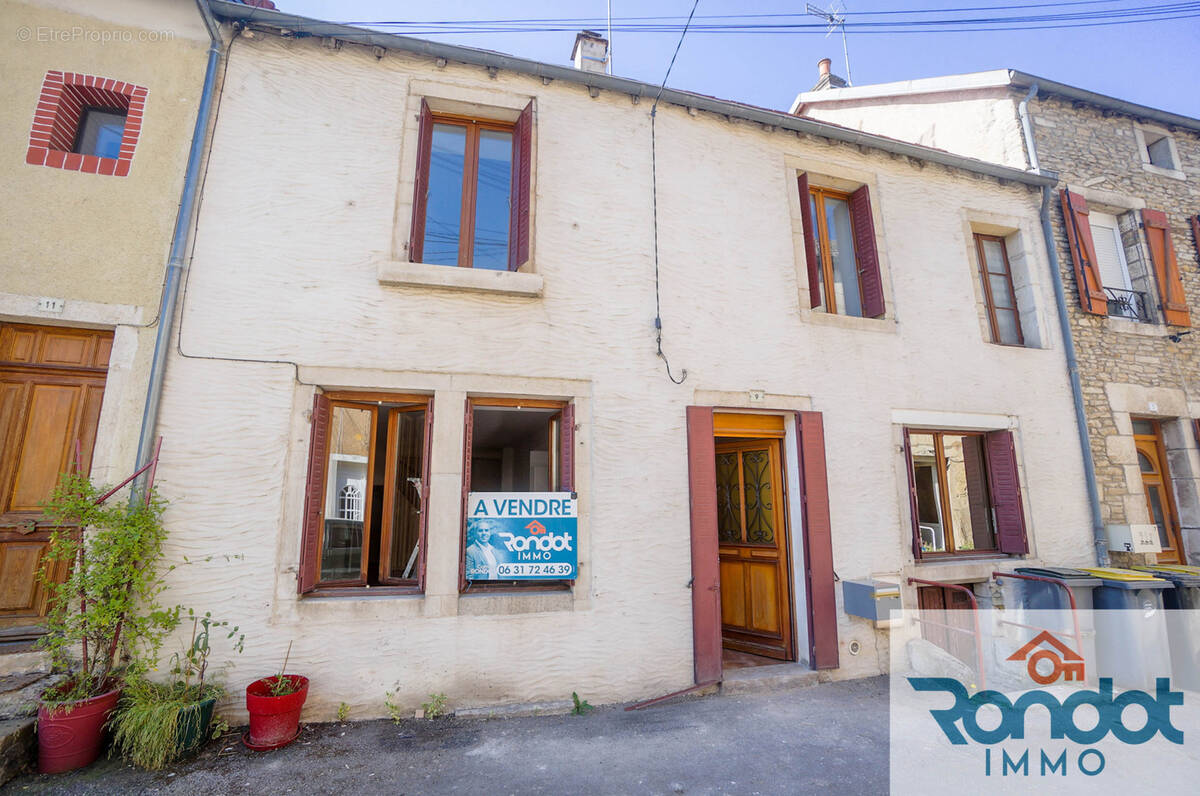 Maison à IS-SUR-TILLE