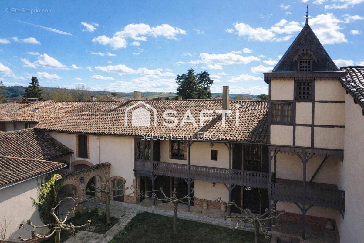 Maison 280 m² à Larrazet  - photo 1