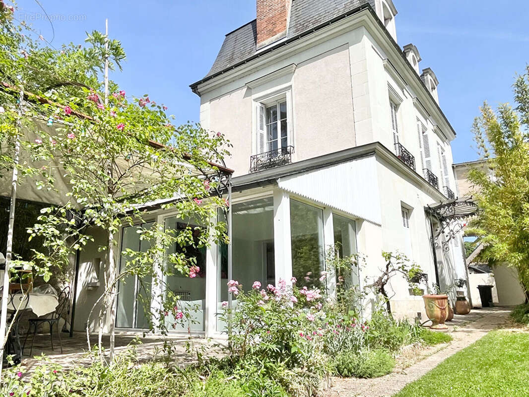 Maison à SAINT-CYR-SUR-LOIRE
