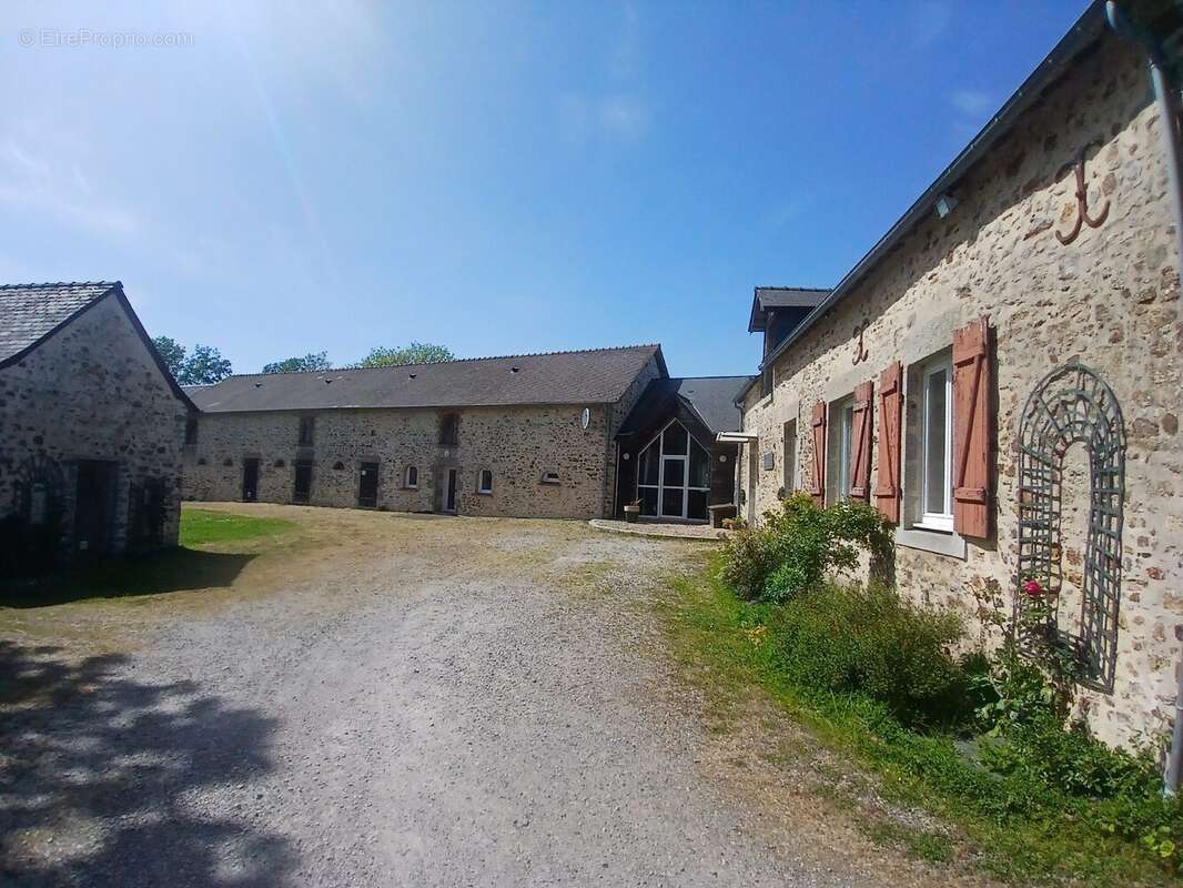 Maison à SOULGE-SUR-OUETTE
