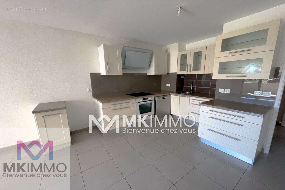 Appartement à SAINT-LAURENT-DU-VAR