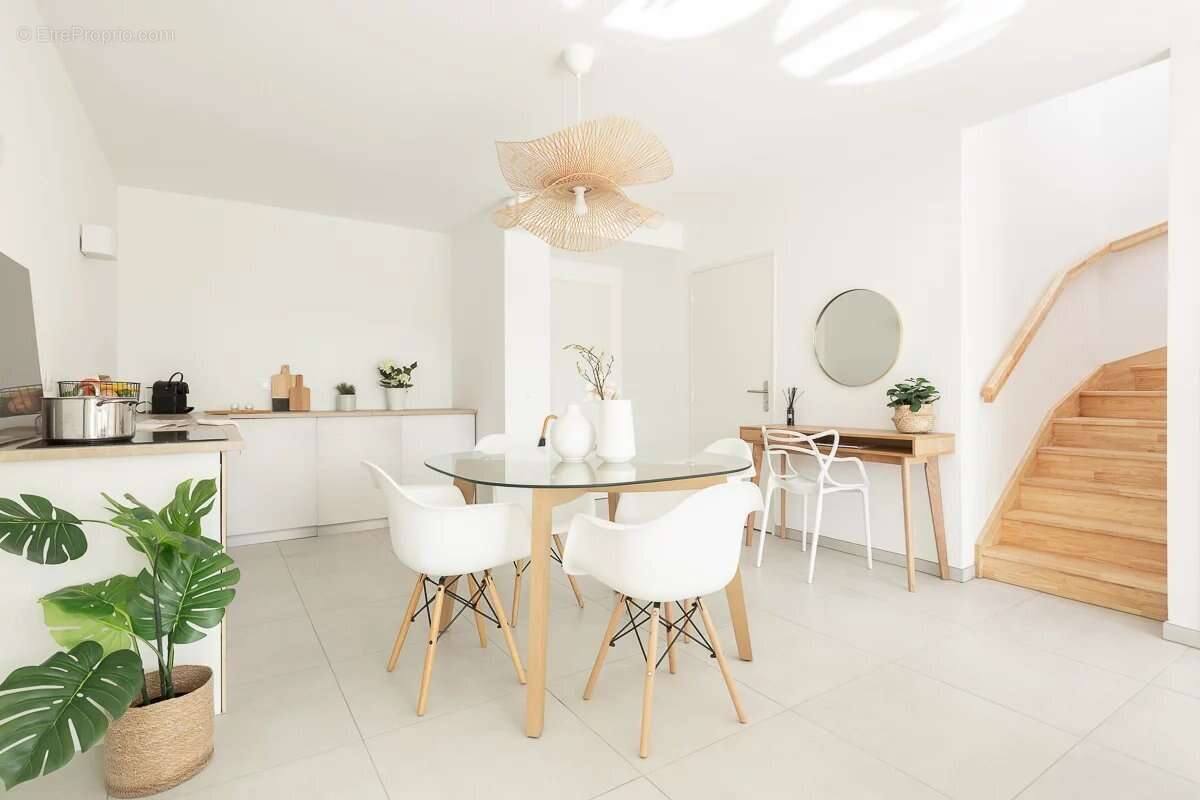 Appartement à SIX-FOURS-LES-PLAGES