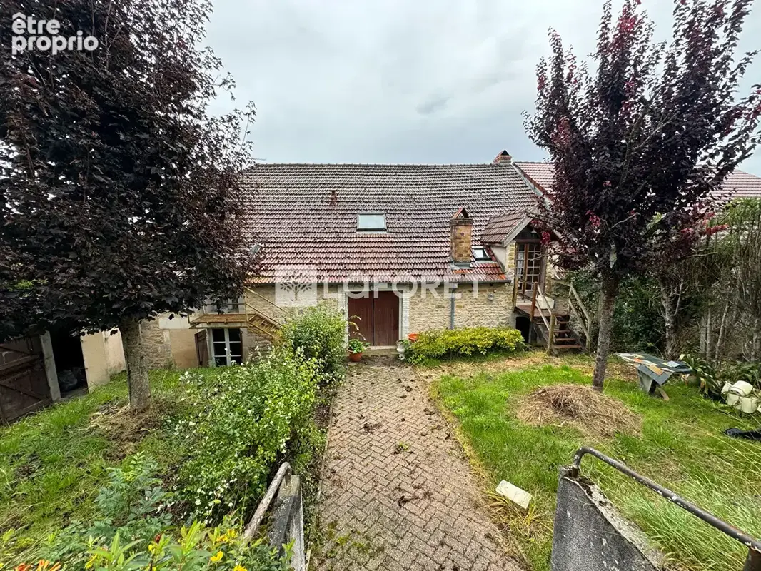 Maison à MONTOT-SUR-ROGNON