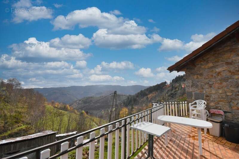 Maison à ROCHEPAULE