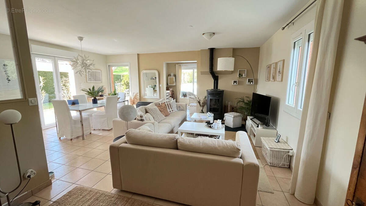 Maison à SAINT-CYR-SUR-LE-RHONE