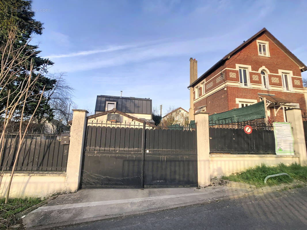 Terrain à RUEIL-MALMAISON