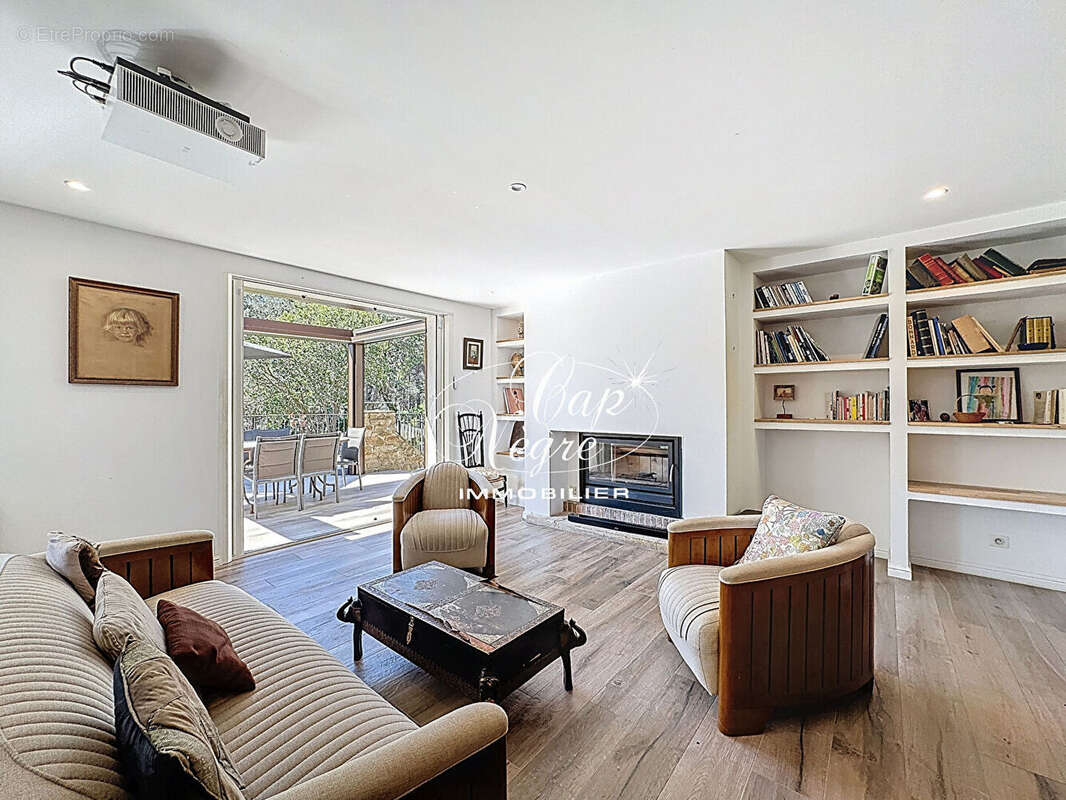 Maison à BORMES-LES-MIMOSAS