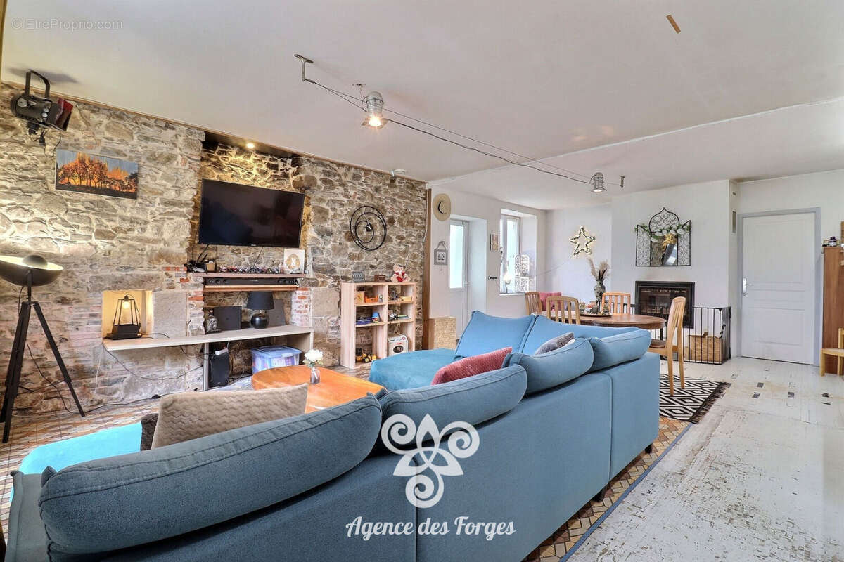 Maison à SAINT-CRESPIN-SUR-MOINE