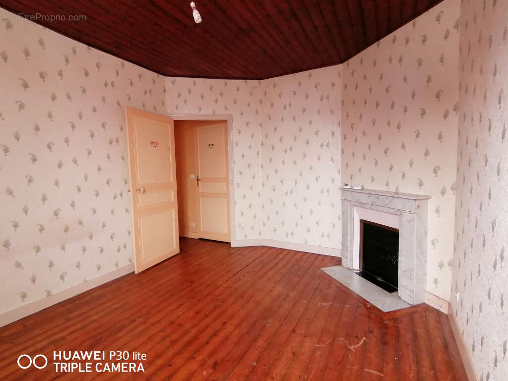 Maison à LA BAZOCHE-GOUET