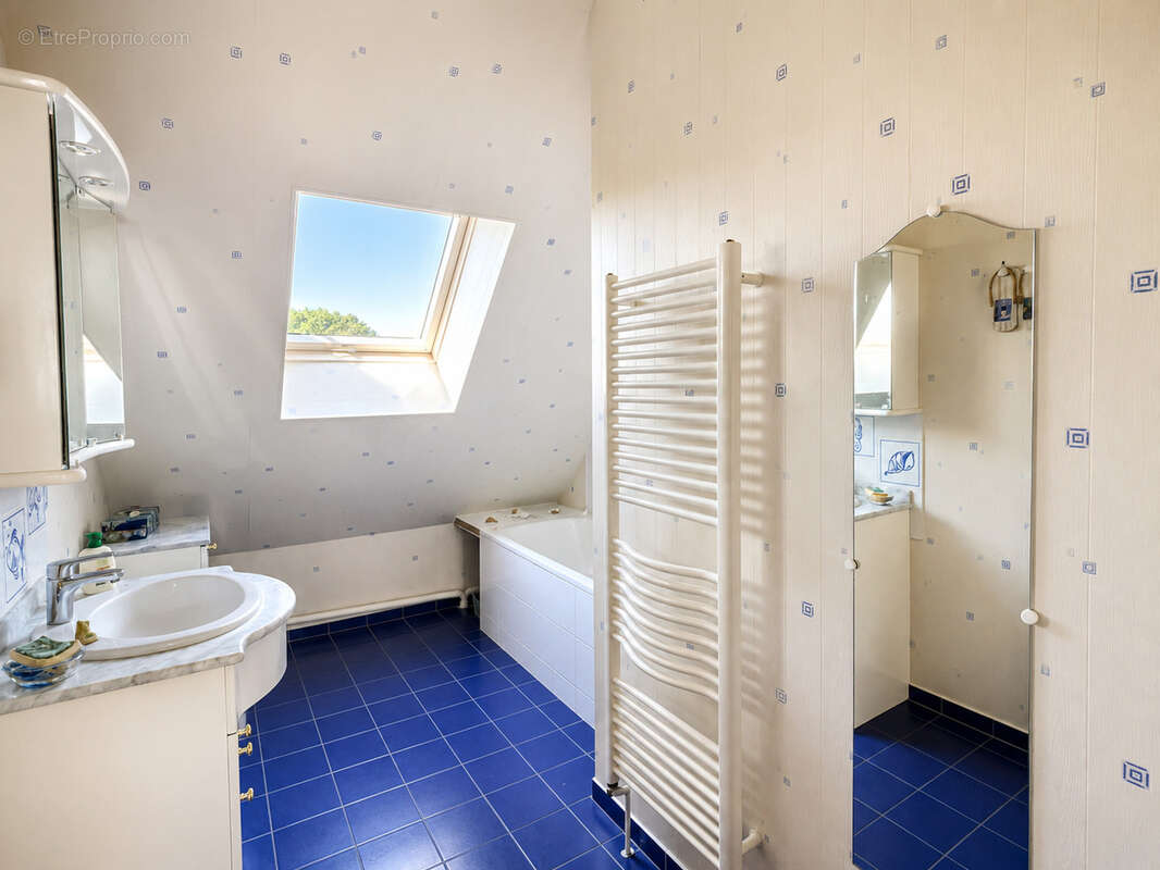 VERETZ - MAISON FAMILIALE - 141 m2 habitables sur sous-sol - photo 15