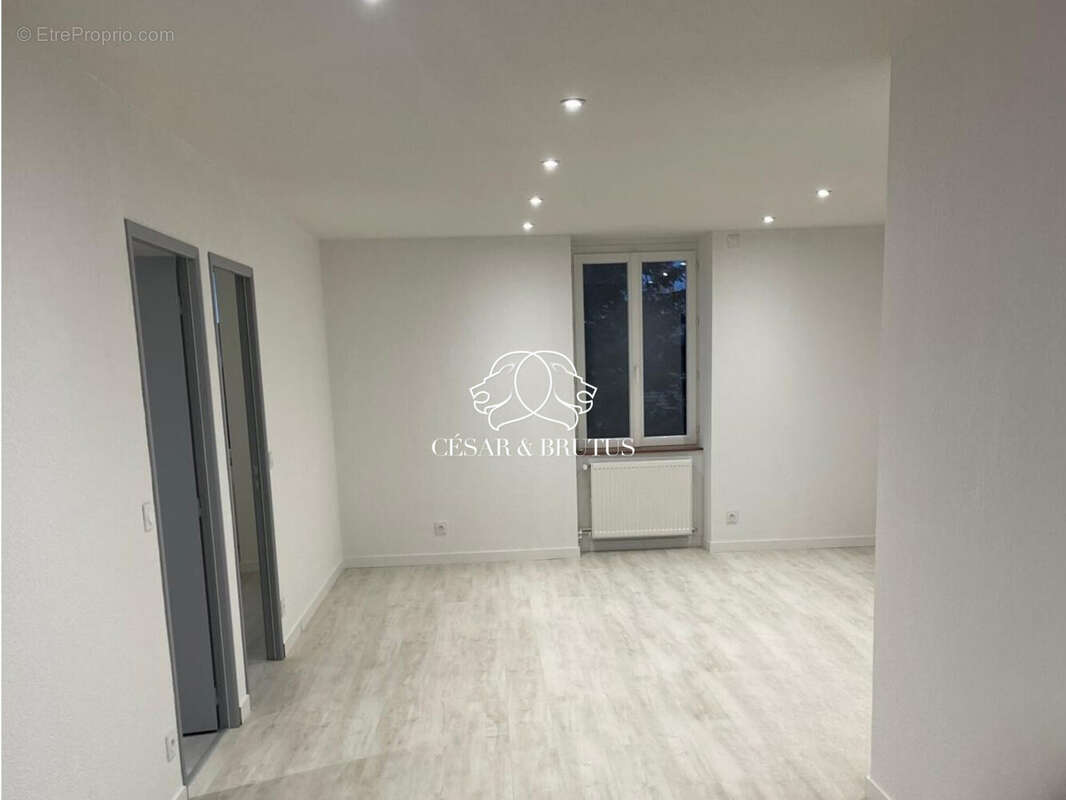 Appartement à CHAUFFAILLES