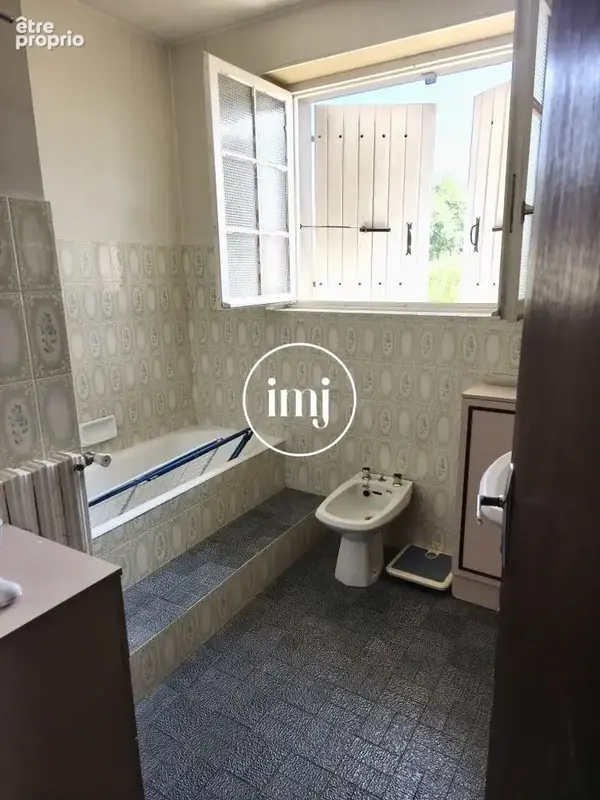 Maison 113 m² à Saint-Yrieix-La-Perche  - photo 7