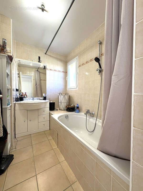 Maison à ROQUEBRUNE-SUR-ARGENS