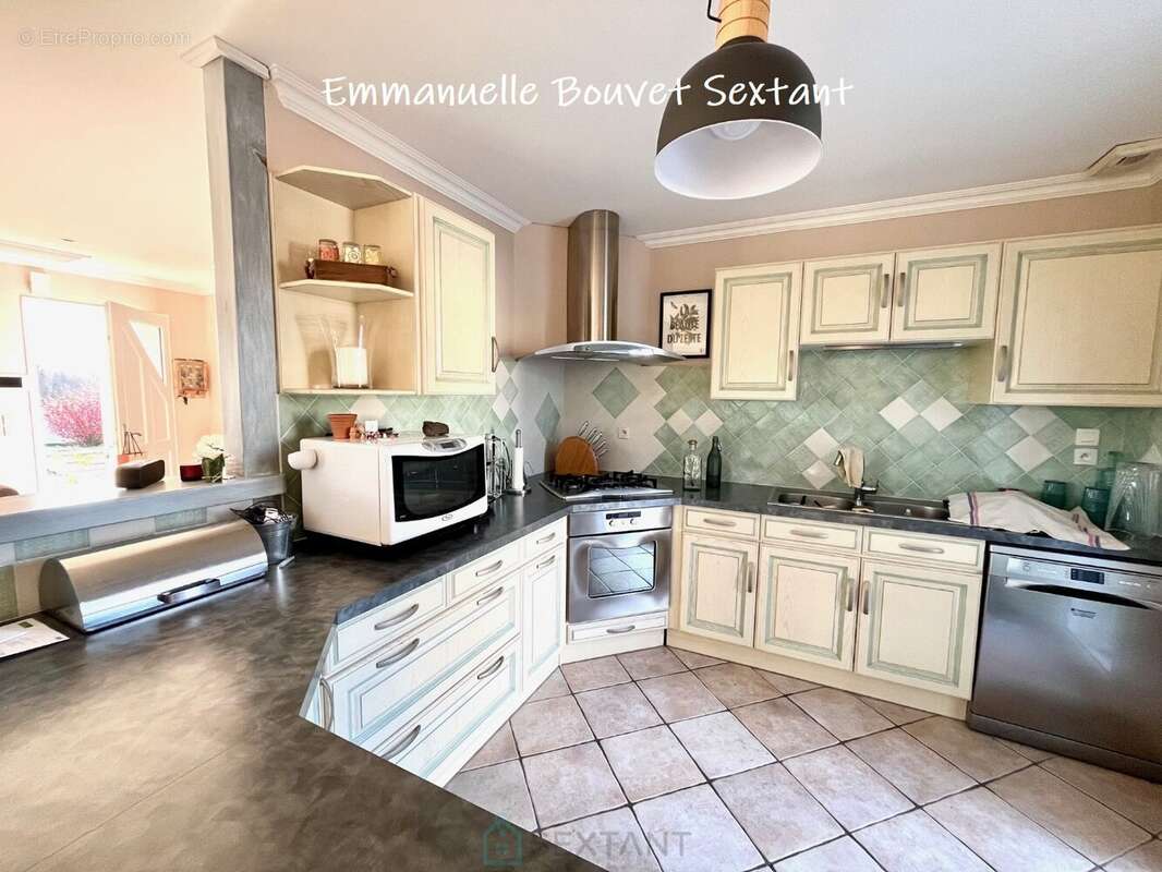 Maison contemporaine de plain-pied avec piscine, grande dépendance double-garage, dépendance aménageable en studio, terrasse cou - photo 11