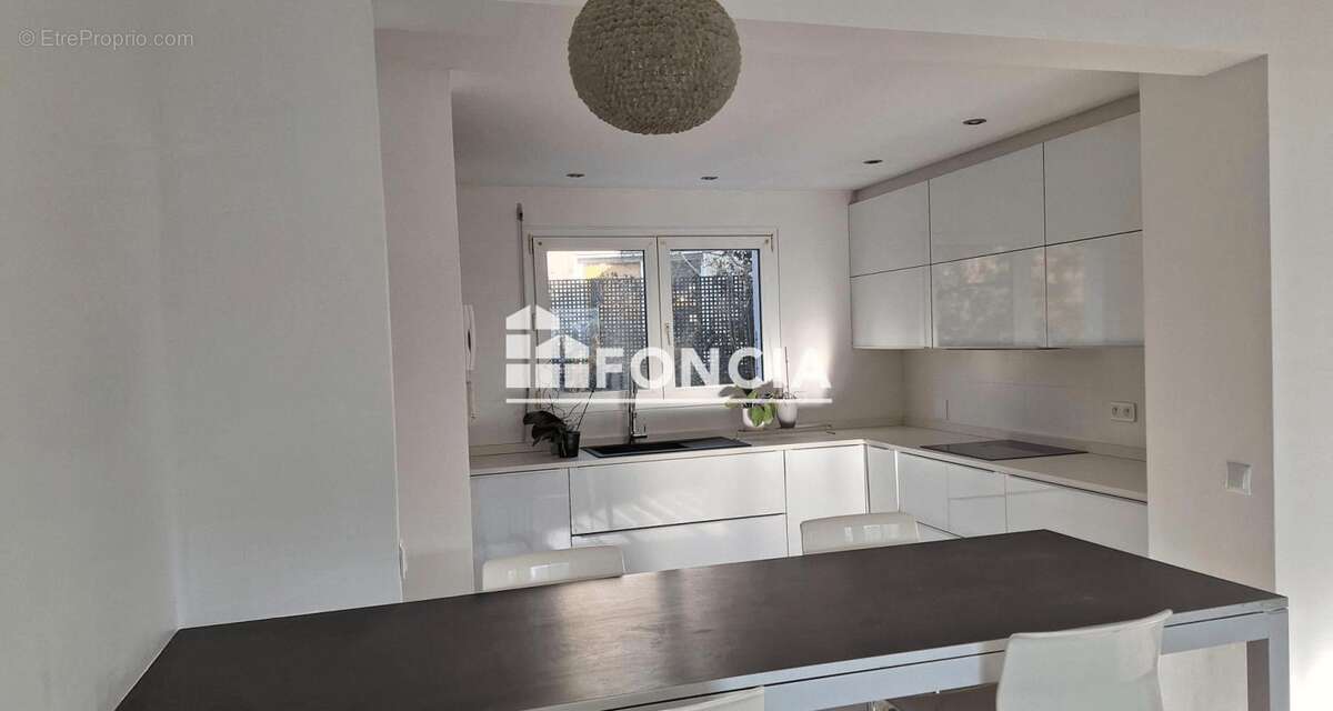 Maison à PREVESSIN-MOENS