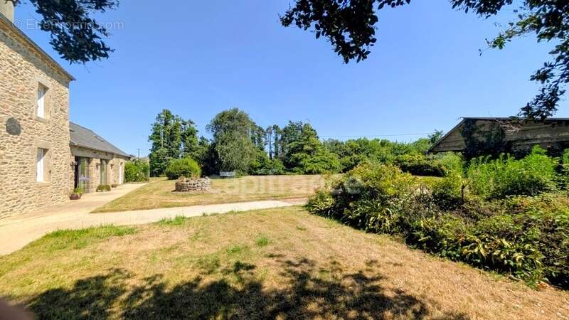 Lanarvilly - Maison 140 m² - 6 Chambres - Terrain 3000 m² - photo 25