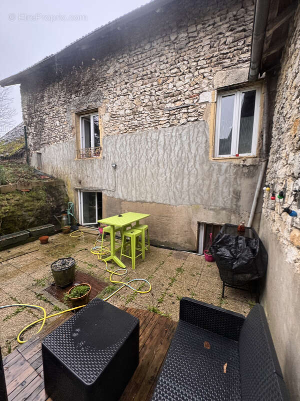 En exclusivité, murs commerciaux  d'une bâtisse de 396 m2 environ (ancien Bar-restaurant + logement) 38510 - photo 8