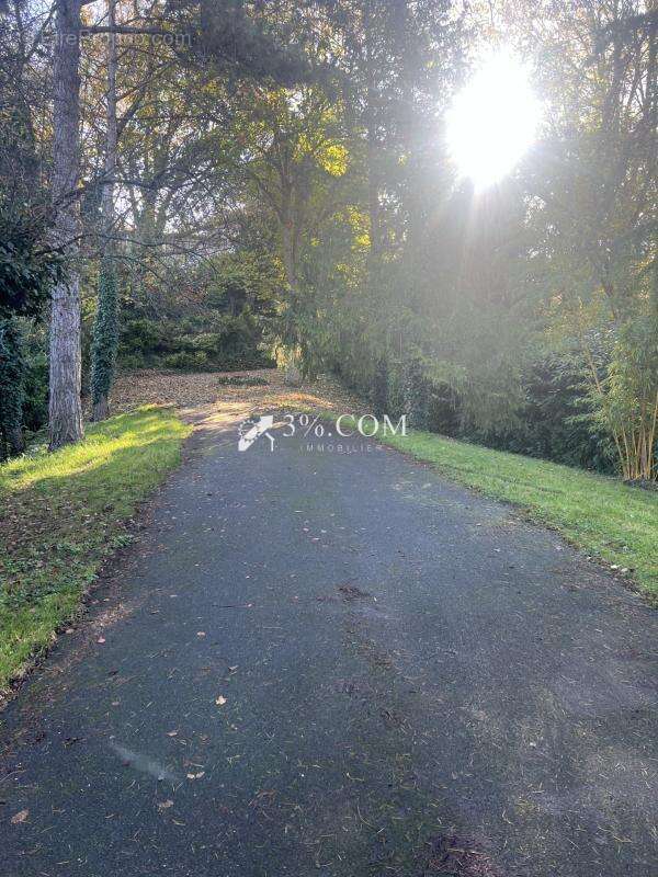 3%. com immobilier à  poitiers - photo 25