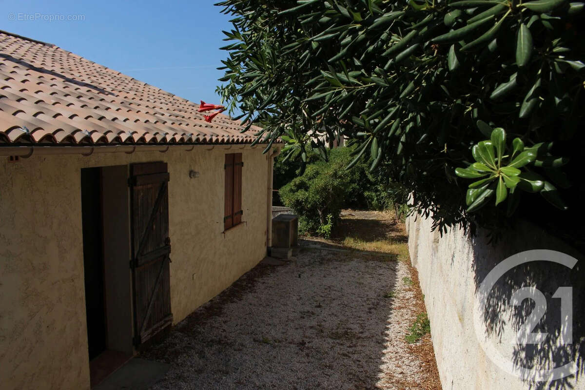 Maison 109 m² à Le Lavandou  - photo 11