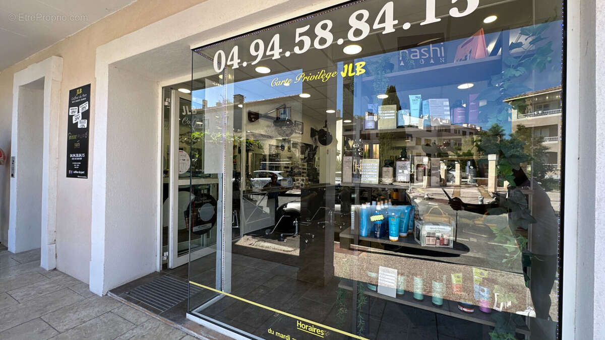 Commerce à CARQUEIRANNE