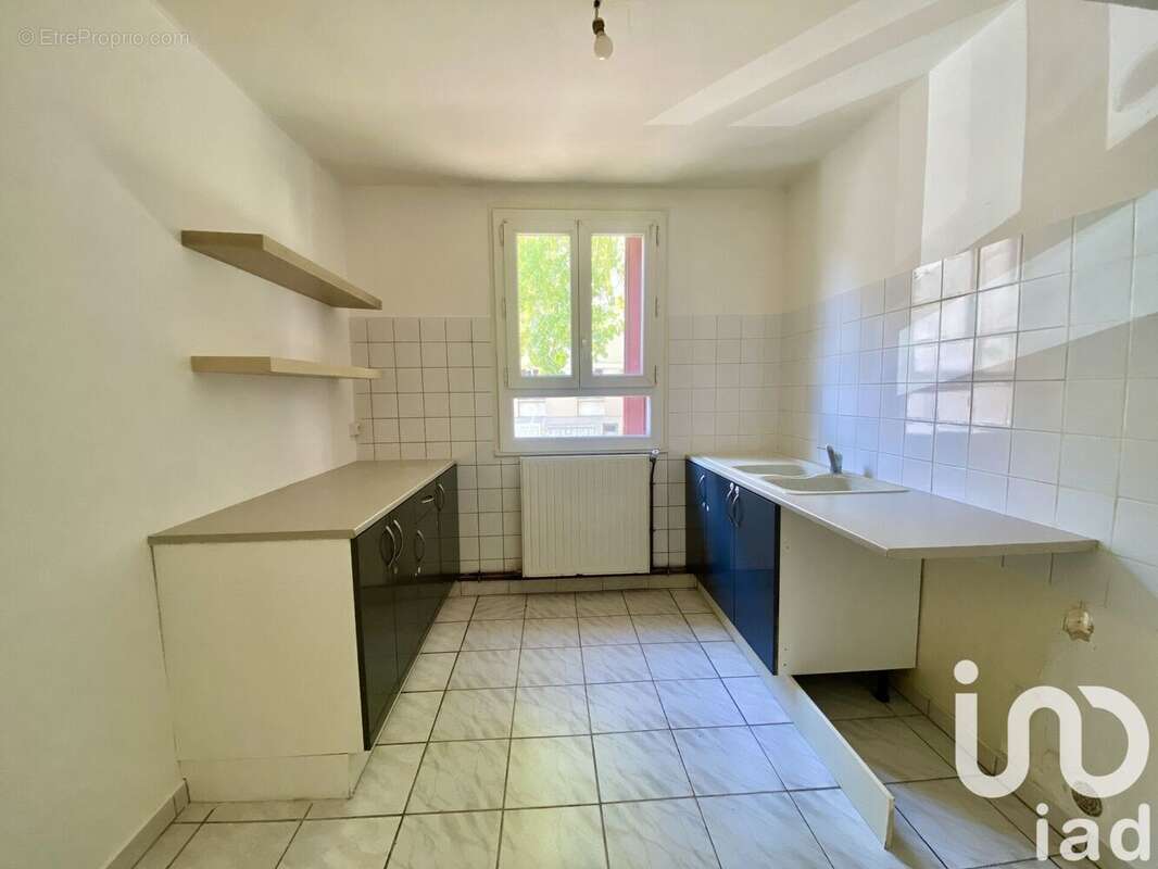 Photo 3 - Appartement à SAINTE-GENEVIEVE-DES-BOIS