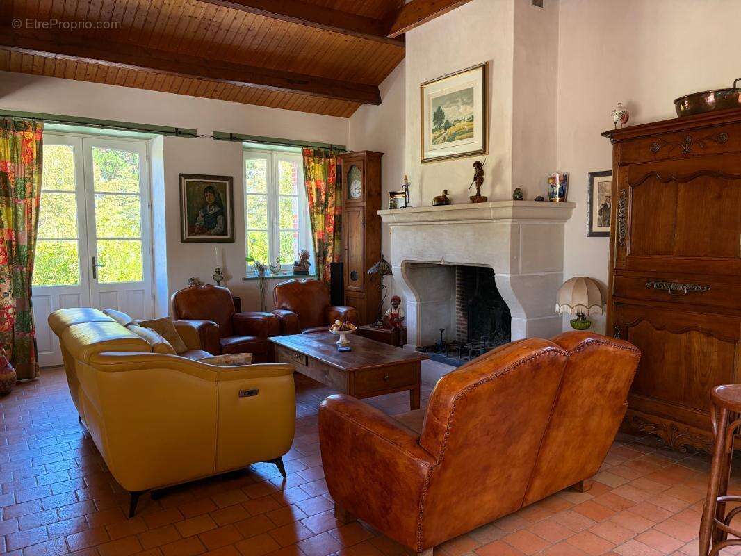 Soullans 85300 - domaine prive de 3,2 hectares clos - propriete d'exception avec granges et presqu'ile - photo 6