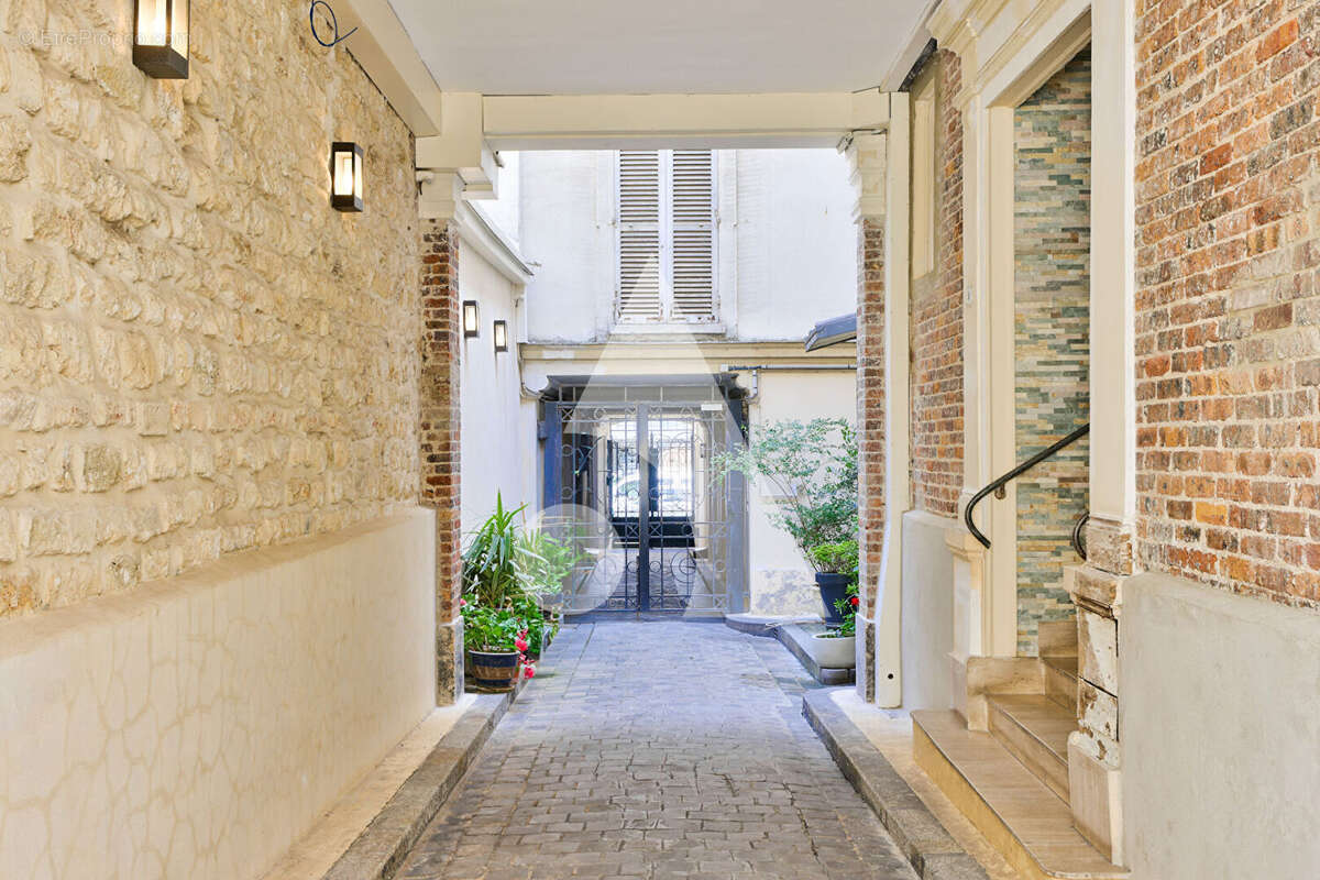 Appartement à PARIS-16E